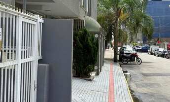 Imagem 3: Casa em Meia Praia em terreno de 258m2