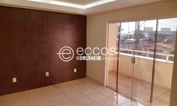 Imagem 4: Casa para aluguel, 4 quartos, 2 suítes, 2 vagas, Jardim das Palmeiras - Uberlândia/MG