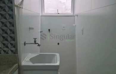 Imagem 5: Apartamento 2 quartos, 1 lance de escada, reformado e com vaga no Centro