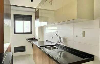 Imagem 7: Apartamento com armários planejados 3 quartos sendo 1 suíte 2 vagas de garagens