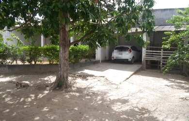 Imagem 7: Casa grande a venda em rua principal