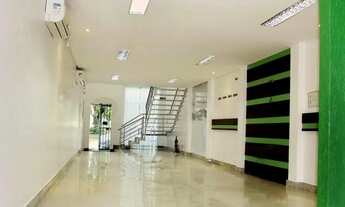 Imagem 2: VENDA: Prédio Comercial 2 Pavimentos 6 Salas Prontas e Localização Prime Próximo à Praça