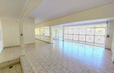 Imagem 2: Casa com 3 quartos (1 suíte) e 4 vagas à venda no Jardim Aeroporto Marília/SP