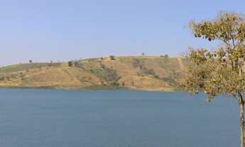 Imagem: Vende-se Terrenos a Beira da Represa