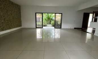 Imagem 7: Casa de condomínio para venda possui 1000 metros quadrados com 5 quartos