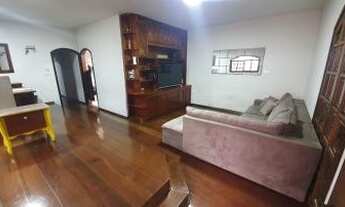 Imagem 3: Casa para aluguel e venda tem 393 metros quadrados com 4 quartos