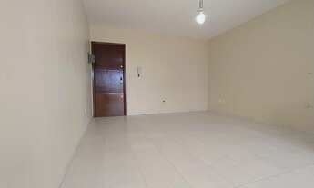 Imagem 2: Ótima sala com varada, de frente