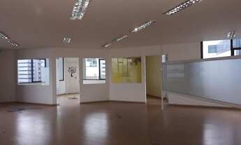 Imagem: Conjunto Comercial em Cidade Monções próximo