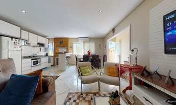 Imagem 2: Vendo casa de três suítes e quatro vagas na Pedro Boticário em Porto Alegre