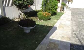 Imagem 6: Ótima localização próxima ao Lago Jacaray, supermecados e restaurantes, farmácias. Casa de