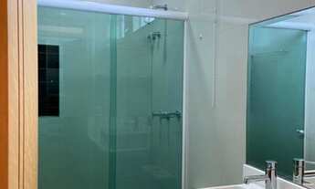 Imagem 6: Casa de condomínio para venda tem 350 metros quadrados com 5 quartos