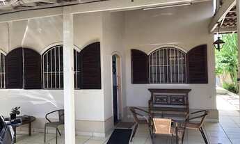 Imagem 7: Casa Linear com 04 Quartos, Churrasqueira, Piscina e Quintal!