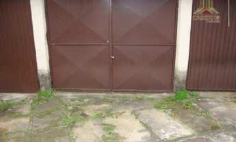 Imagem 6: Vendo no Bairro IAPI, apartamento de três dormitórios com garagem individual fechada