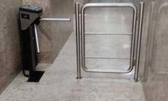 Imagem 5: Duas salas em condomínio comercial, uma totalmente mobiliada