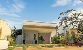 Imagem: Casa em Condomínio com 3 quartos centenário