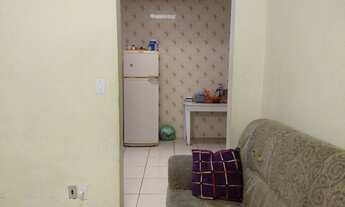 Imagem 7: Casa térrea, com 2 vagas de garagem cobertas, nos fundos tem 2 casinhas de renda já alugad