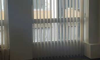 Imagem 2: Sala comercial com garagem, no Centro Cívico, em frente ao Shopping Muller