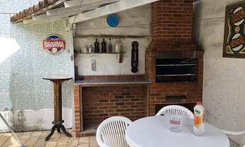 Imagem 3: Casa Linear com 04 Quartos, Churrasqueira, Piscina e Quintal!