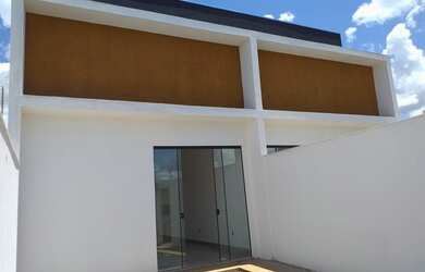 Imagem 7: Linda casa, sala e cozinha integrada/americana, 2 quartos, 1 suíte, 2 vagas, 59m² e terren