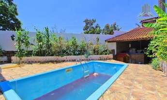 Imagem 6: Casa de quatro dormitórios ao lado do Colégio Farroupilha