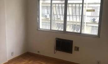 Imagem: Apartamento em Icaraí com 03 Quartos, Dependência