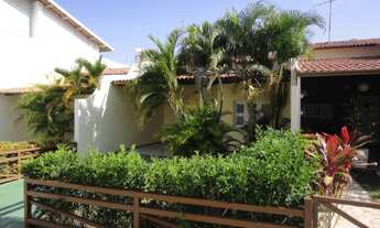 Imagem 3: Ótima localização próxima ao Lago Jacaray, supermecados e restaurantes, farmácias. Casa de