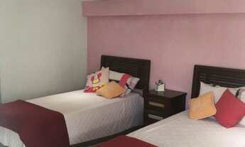 Imagem 7: Linda casa pé na areia para locação anual: 5 suítes sendo duas com sacada privada; Sala a