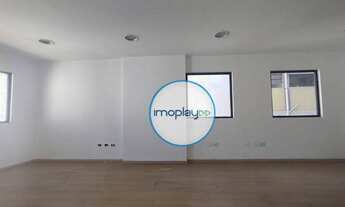 Imagem 3: Conjunto comercial com 37m² vão livre, com piso laminado, luminárias e 01 banheiro