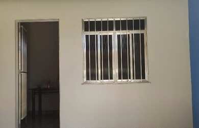 Imagem 2: Casa muito confortável no centro de Seropédica