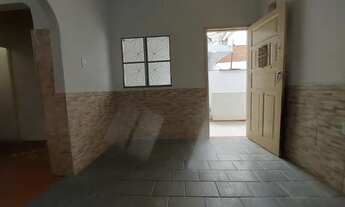 Imagem: Casa de Fundos junto a Rua Boiobi em Bangu