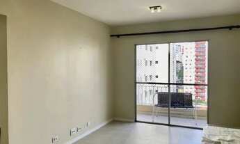 Imagem 2: 72m - 2 quartos - reformado - varanda - andar alto - prédio com academia - Vila Olímpia