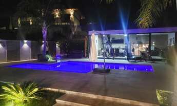 Imagem 2: Sobrado a venda tem 379 metros quadrados com 5 quartos - Jd. Colonial - Atibaia - SP