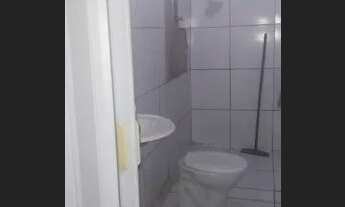 Imagem 6: Casa em rua pública