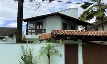 Imagem 2: Sobrado com piscina e espaço gourmet à venda, na Praia do Capricórnio - Caraguatatuba - SP