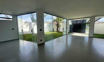 Imagem 3: Sobrado de esquina com amplo quintal bairro alto Curitiba