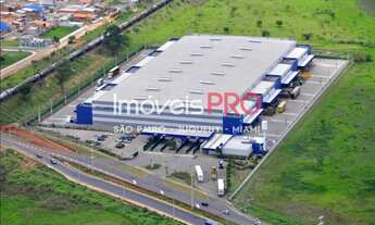 Imagem: Galpão logístico de 4.388 m², com pé