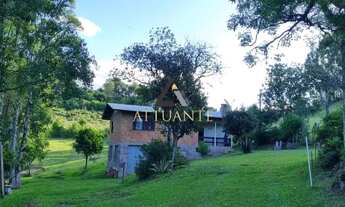 Imagem 2: Refúgio perfeito para sua família nesta encantadora chácara de 9 hectares