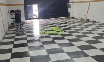 Imagem 5: Salão comercial com 300 m² de área total, distribuídos em dois pavimentos, oferecendo um a