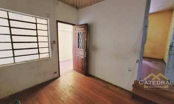 Imagem: Casa antiga com terreno grande a venda