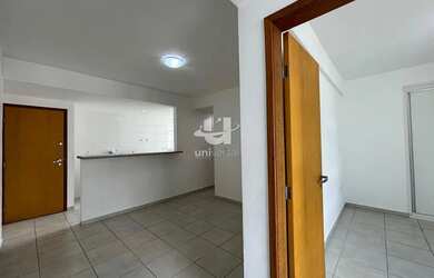 Imagem 6: Quarto e sala com vaga de garagem para locação na Av. Rio Branco