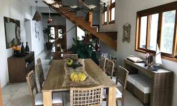 Imagem: Casa de condomínio em Avenida Itapuã