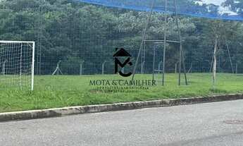 Imagem 2: Terreno plano e meio de quadra em condomínio