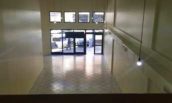 Imagem 4: BENTOALVES aluga loja térrea a poucos passos da Av. Júlio, 490m2, no Centro - Caxias do Su