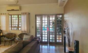 Imagem 4: Casa térrea com 3 suítes localizada no bairro Jardim das Roseiras