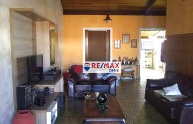 Imagem 2: Cond.Gramado, casa duplex, com 4 quartos, 1 suíte, piscina, churrasqueira. Aceita Financia