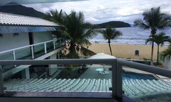 Imagem 6: Linda casa pé na areia para locação anual: 5 suítes sendo duas com sacada privada; Sala a