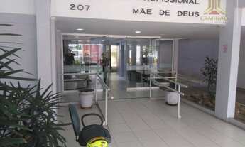 Imagem 2: Em frente ao Hospital Mãe de Deus, sala e consultório com vaga de garagem e elevador