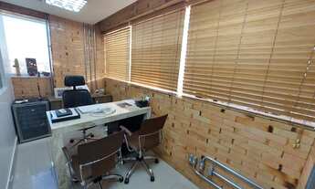 Imagem 2: Linda Sala Comercial no E-Business Rio Verde toda decorada andar alto sol da manha piso po