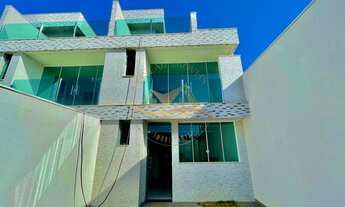 Imagem 2: Maravilhosa casa triplex com 3 quartos sendo 1<br>suíte no bairro Santa Amélia