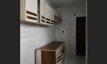 Imagem 7: Imóvel amplo, em frente a praça do Imbuí. Ótima localização!!!